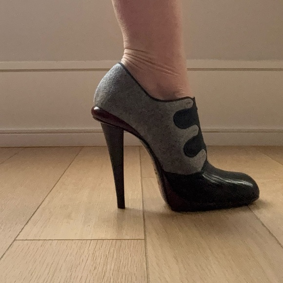 Fendi Leather and Wool Pumps - Picture 10 of 10